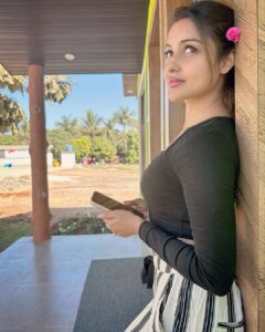 Chhavi Pandey Instagram - 💐