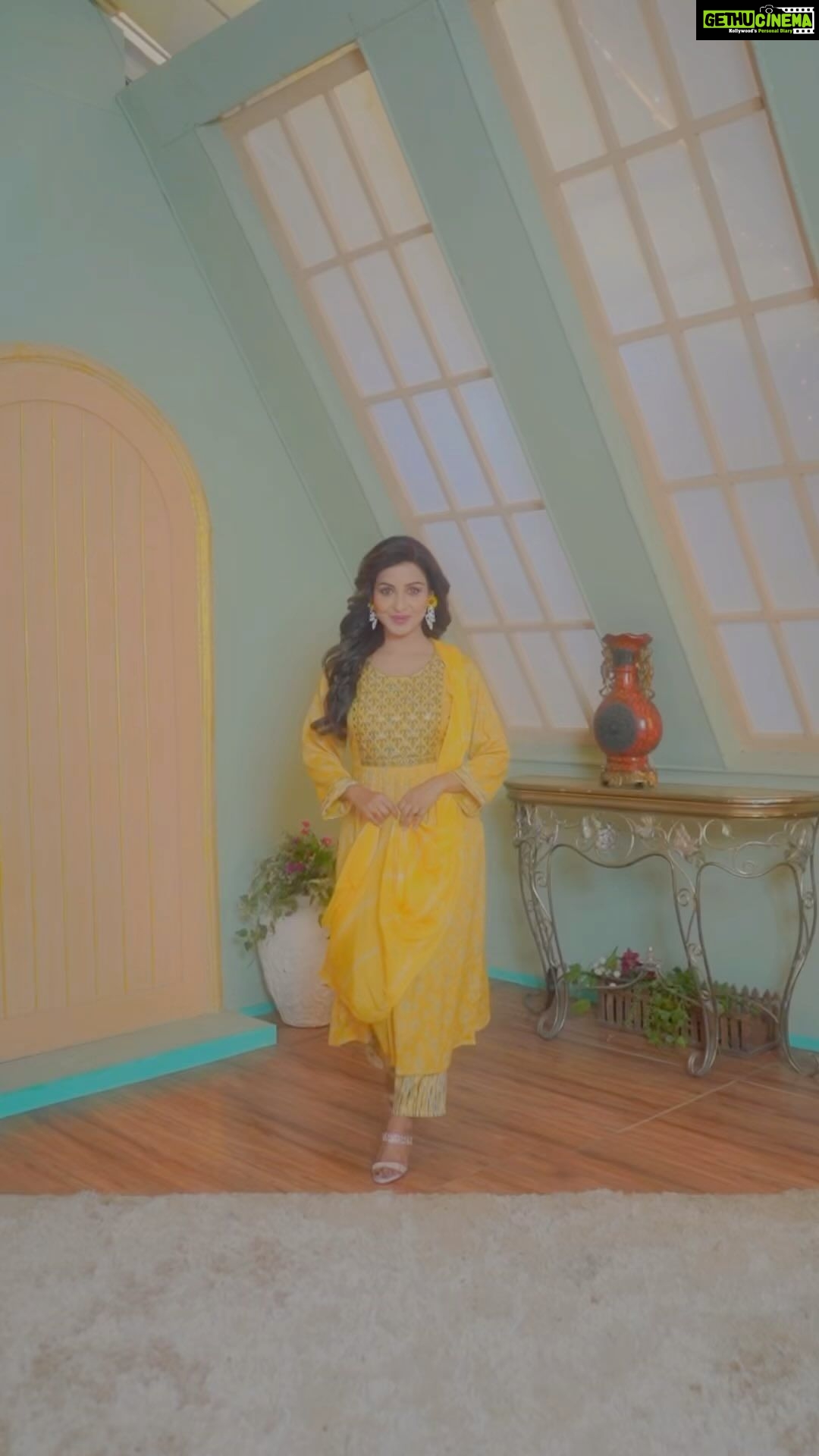 Chhavi Pandey Instagram - #bheegebheege #trending #trendingsongs #reels #reelitfeelit #reelkarofeelkaro ❤️