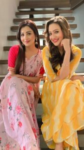 Chhavi Pandey Instagram - Relatable?! 😉😅 Masti on set with this cutie😘 @chhavvipandey #reels #reelsinstagram #madalsasharma #chhavvipandey #kavya #maaya #videooftheday #instadaily #instavideo #instagood #instamood #mood #trending #trendingreels #reelitfeelit #reelkarofeelkaro #reeloftheday #reelit #love #actorslife