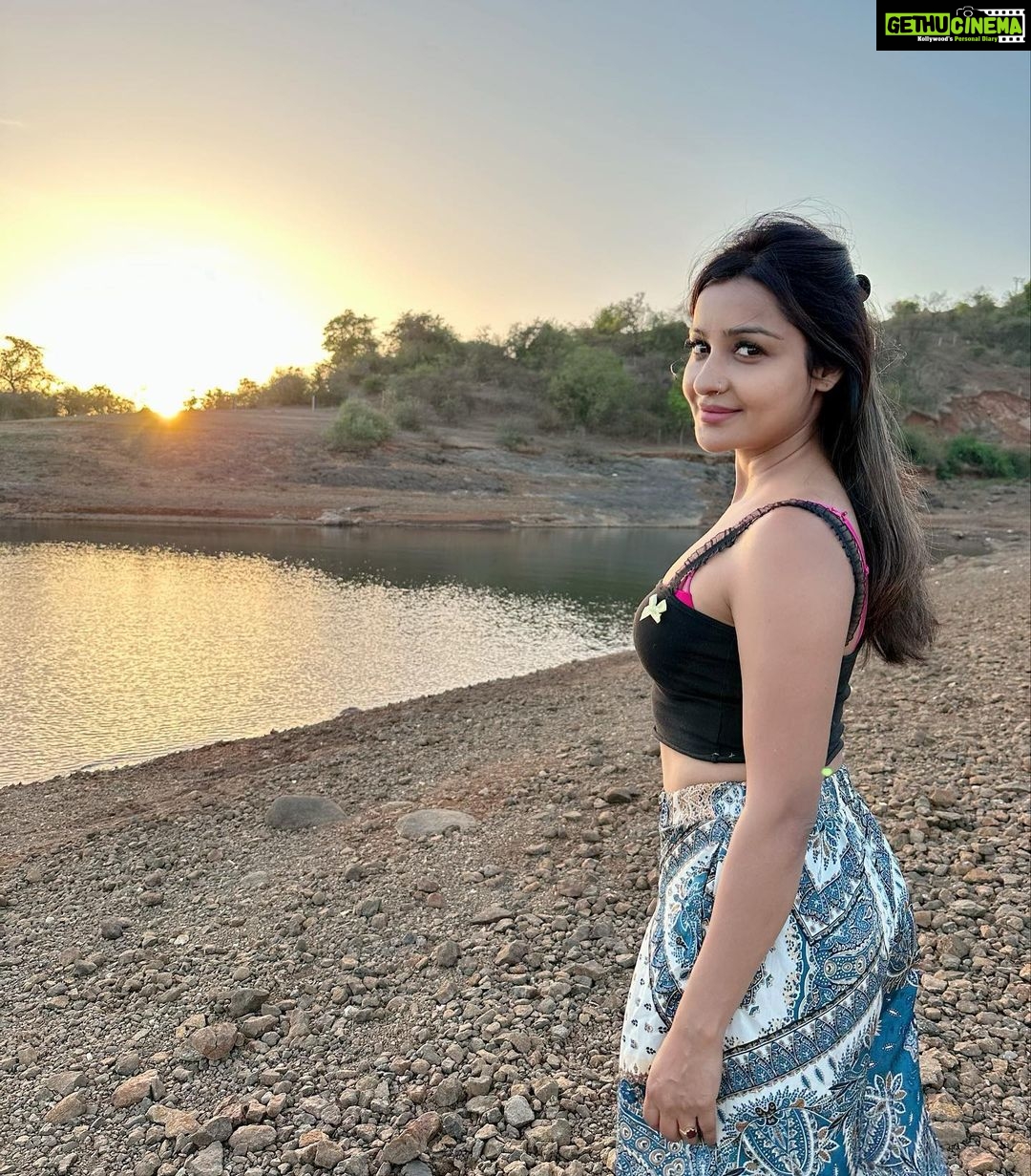 Chhavi Pandey Instagram - βAll that Iam or hope to be , I owe to my Mother.β #loveyoumaa #besttimeever #bestmoment #mommy πΉπ