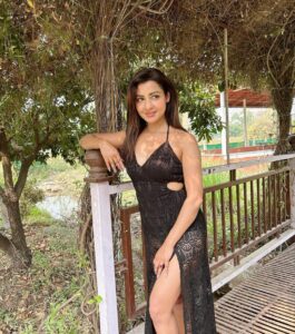 Chhavi Pandey Instagram - 🖤