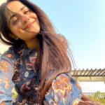 Debattama Saha Instagram - “Sunsets are proof that no matter what happens, everyday can end Beautifully.” . . . . . . #sunset #breezy #meditate #feelings #peace #instamood #instagram