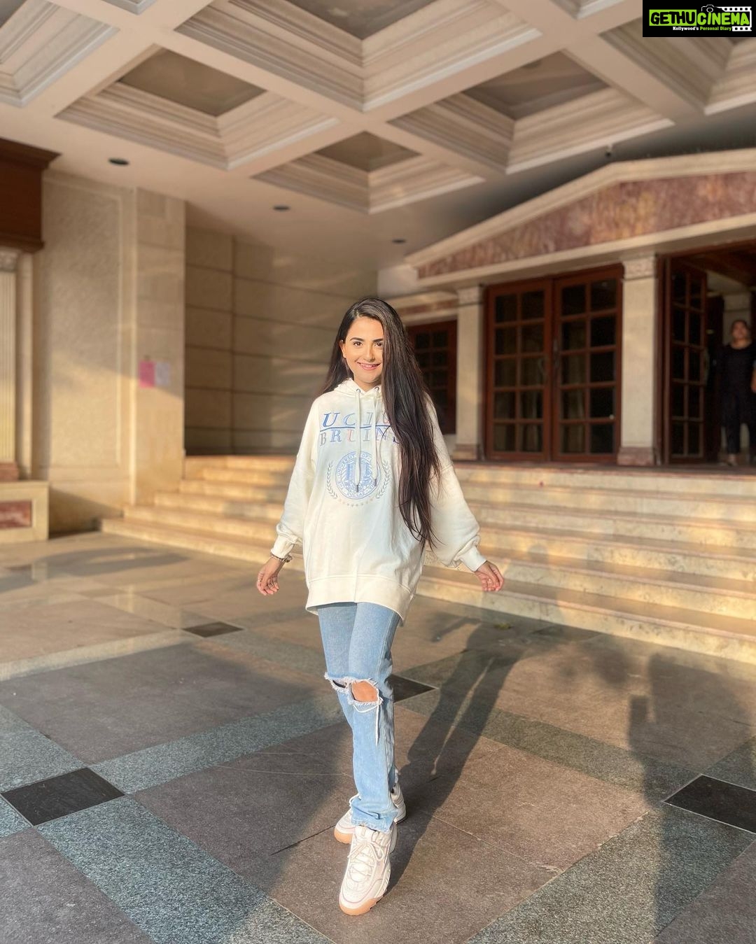 Debattama Saha Instagram - Well if you think that I look good 👍🏻. Stop thinking! ✨ Confidence level: no filter! 🤫💋🧜🏻♀️ . . . . #debattamasaha #instagood #instagram