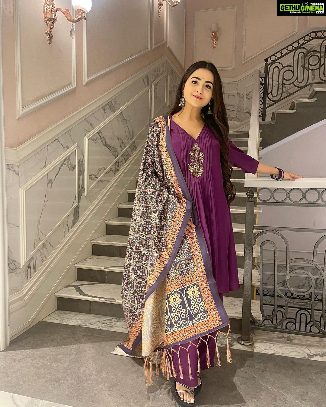 Debattama Saha Instagram - “Living!”- said others… She says-“ Living Royally!” 👑💜✨ …… Outfit by - @theriwaayatstore Styled by- @Rishq.j . . . . . #royalty #ethniclove #ethniclife #clickclick #instagood #instagram
