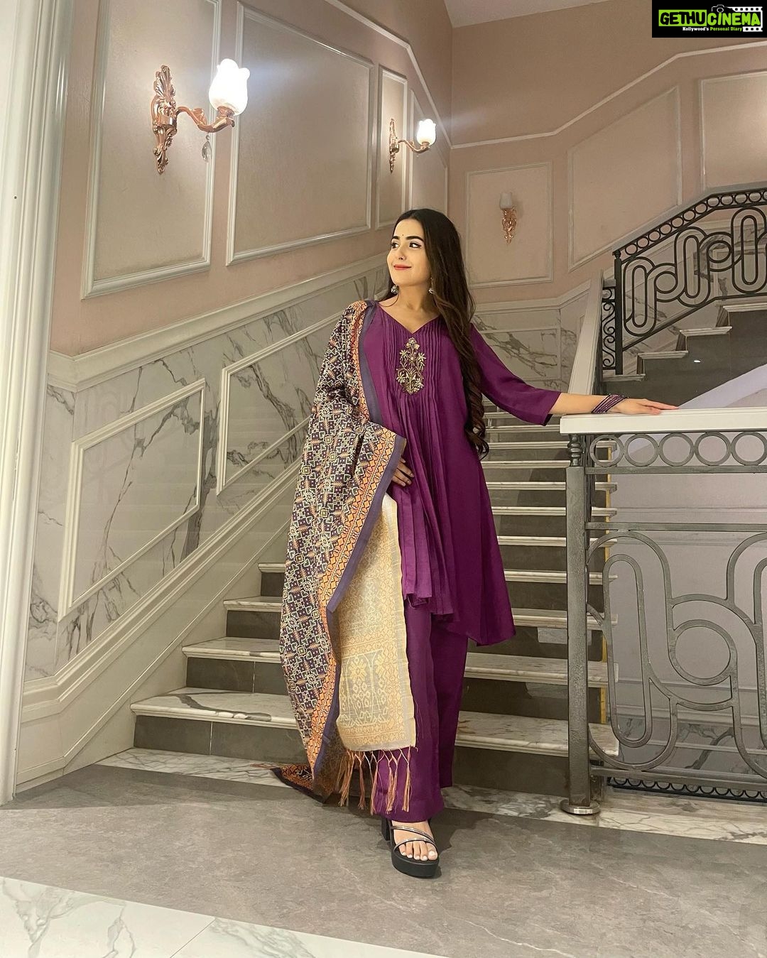 Debattama Saha Instagram - “Living!”- said others… She says-“ Living Royally!” 👑💜✨ …… Outfit by - @theriwaayatstore Styled by- @Rishq.j . . . . . #royalty #ethniclove #ethniclife #clickclick #instagood #instagram