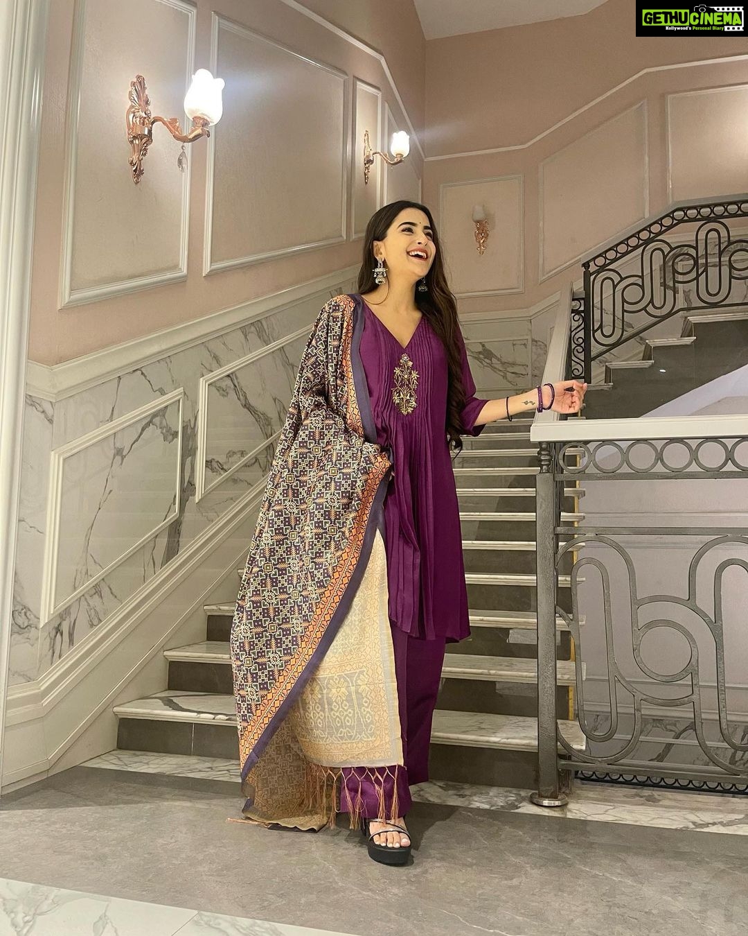 Debattama Saha Instagram - “Living!”- said others… She says-“ Living Royally!” 👑💜✨ …… Outfit by - @theriwaayatstore Styled by- @Rishq.j . . . . . #royalty #ethniclove #ethniclife #clickclick #instagood #instagram