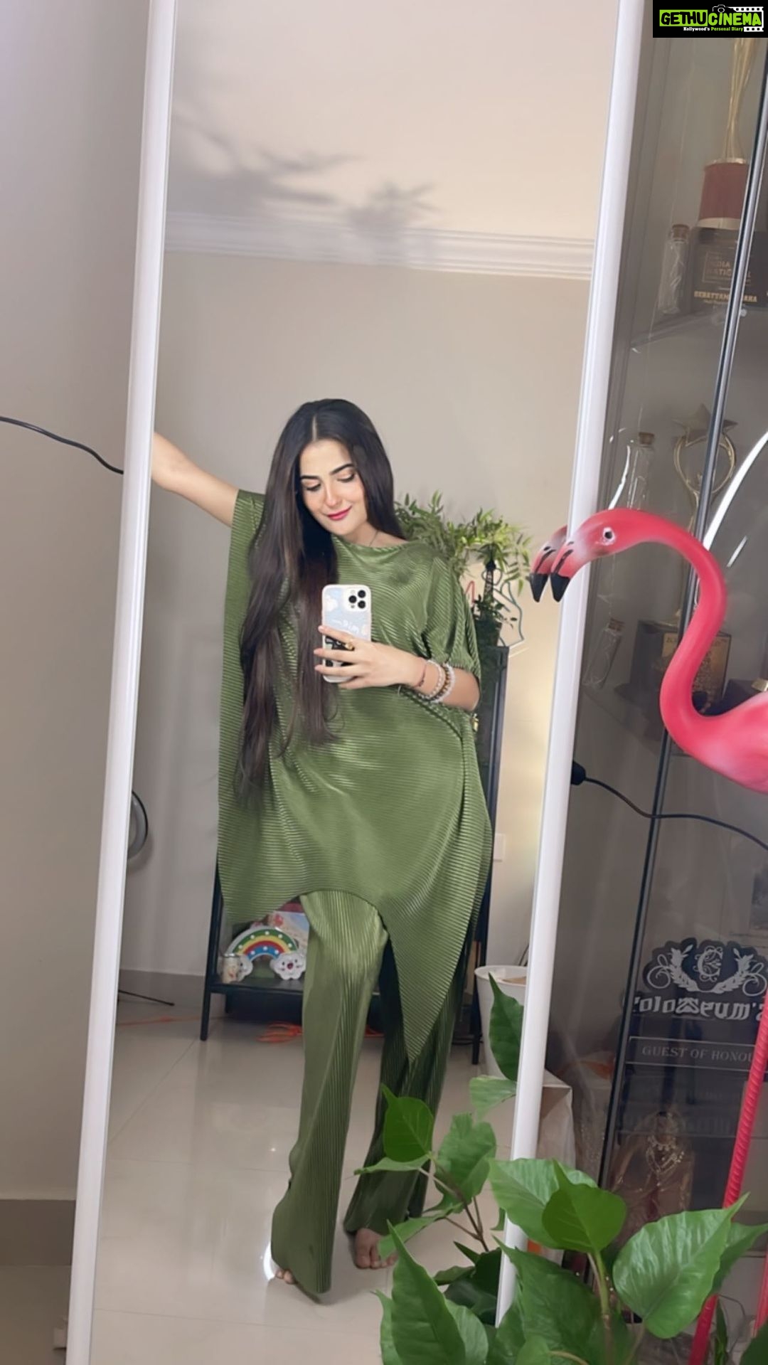 Debattama Saha Instagram - ✨👩🏻🎨💕 . . . . . #reels #instagram