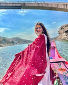 Debattama Saha Instagram - 📿🕉 Mahadev 🍀
Omkareshwar 🙏🏻
.
.
.
.
.
.
.
#temple #pray #mahadev #harharmahadev