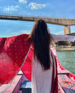 Debattama Saha Instagram - 📿🕉 Mahadev 🍀
Omkareshwar 🙏🏻
.
.
.
.
.
.
.
#temple #pray #mahadev #harharmahadev