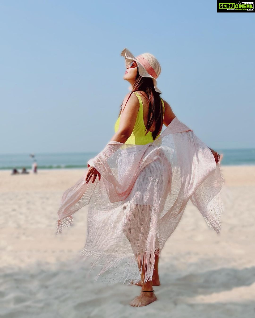 Debina Bonnerjee Instagram - On the beach, you can live in bliss, peace, love…. . . 🏩: @stregisgoaresort #LiveExquisite #SoulfulSanctuary . . #debinabonnerjee #holiday #goa The St. Regis Goa Resort