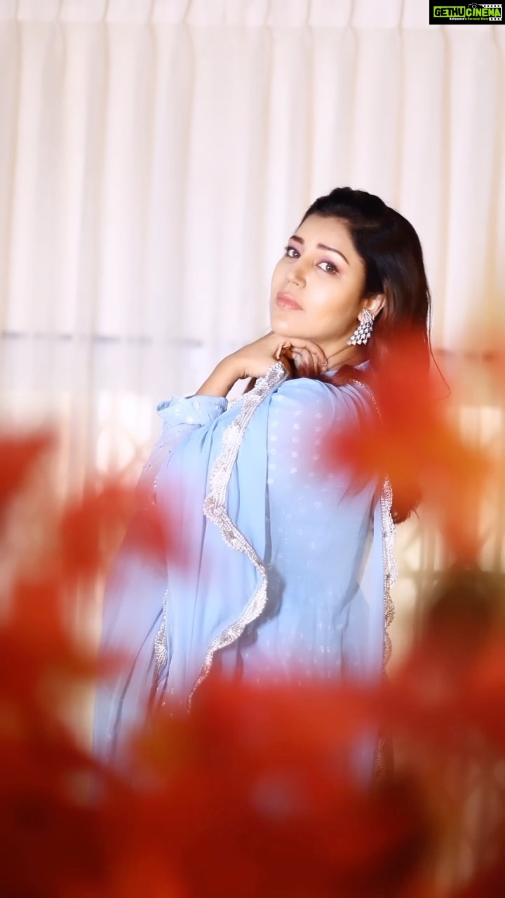 Debina Bonnerjee Instagram - Few from the remaining festive wear . . . @everbloomindia @oakpinionpr Hair @minikamakeup 📷 @sk_.click