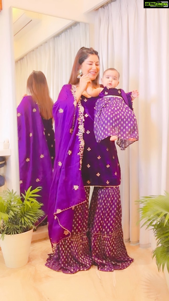 Debina Bonnerjee Instagram - Twinning for #diwali . #twinning Wearing @monkandmei