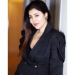 Debina Bonnerjee Instagram - How to live your life? One single tip: Inhale Confidence & Exhale Doubt! . . Styled by @stylingbyvictor @sohail__mughal___ Outfit: @house_of_rozee_ Assisted by @ebthstylecoach . . #debinabonnerjee #event #ready #ootd #tbt