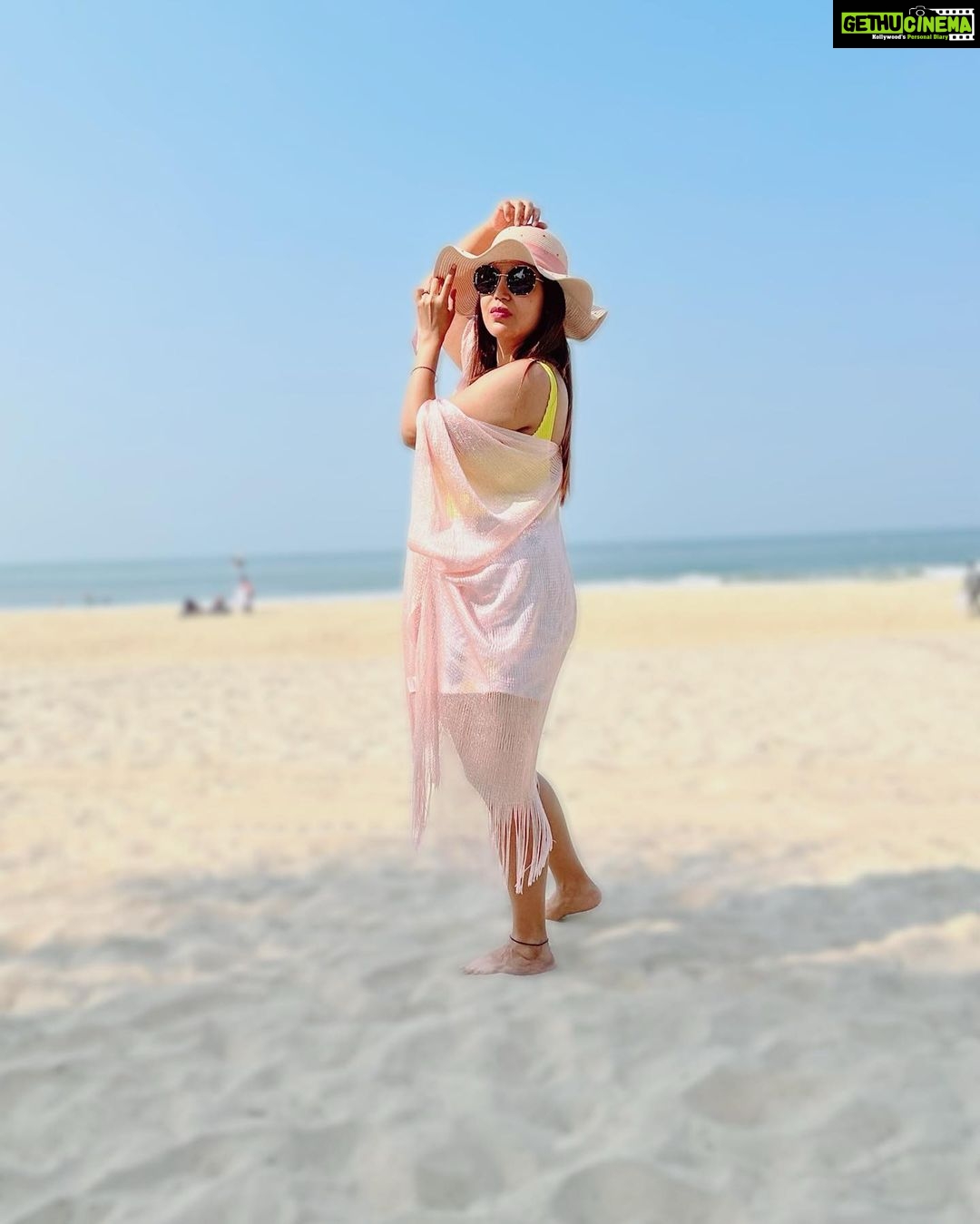 Debina Bonnerjee Instagram - On the beach, you can live in bliss, peace, love…. . . 🏩: @stregisgoaresort #LiveExquisite #SoulfulSanctuary . . #debinabonnerjee #holiday #goa The St. Regis Goa Resort