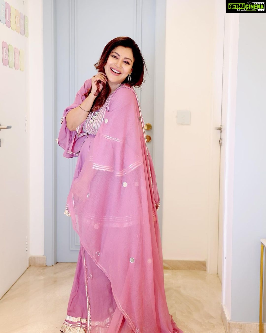 Debina Bonnerjee Instagram - Festive feels … 🌸 . . . Suit @bunaai 📷 @sk_click_a_world