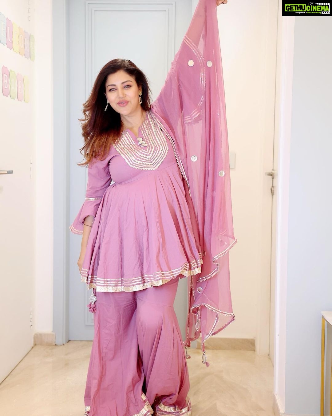 Debina Bonnerjee Instagram - Festive feels … 🌸 . . . Suit @bunaai 📷 @sk_click_a_world