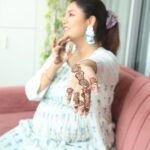 Debina Bonnerjee Instagram – Mehendi ✔️
Vibe ✔️
Prep ✔️
.
All set for karwachauth tomorrow 

Outfit:- @chhapa_gj8 
@oakpinionpr
Mehendi by :- @vashifa_mehendi_makeover
📷 @sk_click_a_world