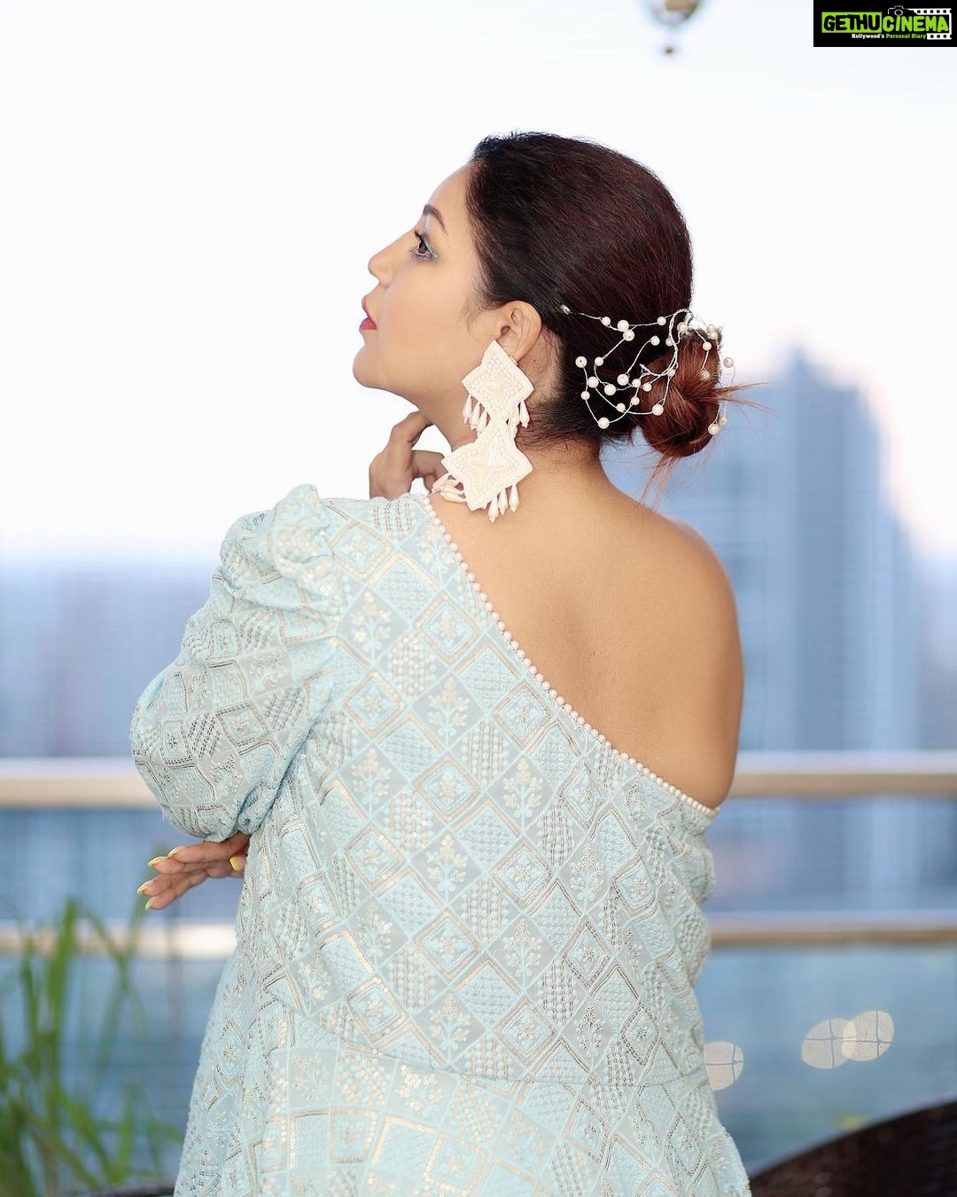 Debina Bonnerjee Instagram - Change is inevitable Growth is optional. . . Outfit @monkandmei Hair @irshad__hair 📷. @sk_click_a_world