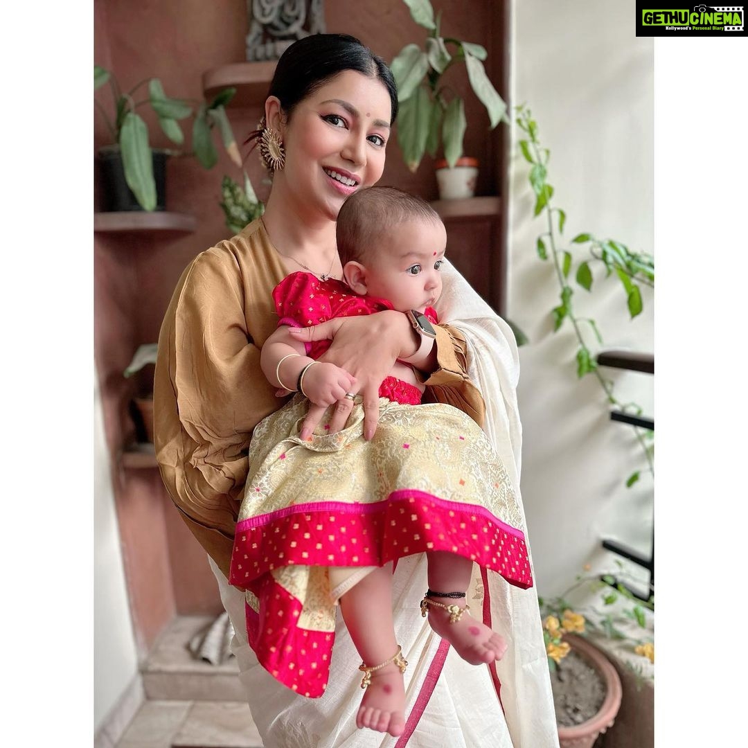 Debina Bonnerjee Instagram - You guys will love the second picture more just like me ✨🥰🥹🥹🥹.. So here’s a small glimpse and glam of the way me and mini me celebrated @divishaadiva #MukheBhaat (rice eating ceremony) where all her “mama’s ( my brother and cousin brothers came over and fed and blessed her and liu ) my heart is full, feeling grateful as I am writing this caption for you all to read 🙏🏻❤️🧿 Diva’s dress from : @shilpsaxena . . #AMonthOfCelebration #love #mumma #baby #celebrations #debinabonnerjee #divishachoudhary #gurmeetchoudhary #lianna #family