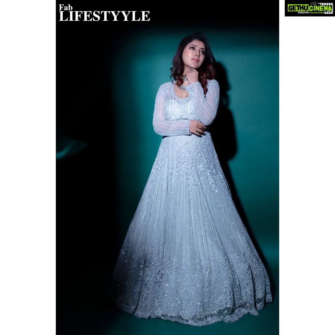 Debina Bonnerjee Instagram - Fill Your life with the colors of Happiness and Prosperity. Hello, October welcome our #Special Edition & The Fabulous Beauty💏 Debina Bonnerjee. 👑 ❣️🌹 October 2022 Edition Featuring Beautiful Diva ❤️ @debinabon on coverage of @fablifestyylemagazine Watch out for more pics and exciting insider info in our upcoming OCTOBER edition! Coverpage 👑 Diva 👑 💏 - @debinabon💏🧿 Magazine- @fablifestyylemagazine ❤️🧿 Founder- @gaarimasinha 🙏 Makeup - @makeupbytaneeshabansal Hair - @shubhangi_official9 Photographer - @a.rrajaniphotographer Stylist - @mandartandel2508 & @arzookapoorstyles Designer - @kalighataindia Jewelry - @felfridesigns PR - @tlmconsultancy Artist Reputation Managed by - @soapboxprelations Coverpage Designed & Content By @iamakansha013 . . #debina #debinabonerjee #redsaree #magazine #photograpgher #picoftheday #editorial #magazinecover #actress #video #gaarimasinha #coupleshoot #designer #makeup #magazineshoot #theweddingmaantra #theweddingmaantramagazine #instagram #theweddingmaantratwm #theweddingmaantramagazi #fashion #shoot #TWM