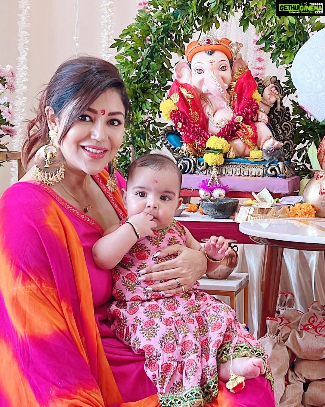 Debina Bonnerjee - 367.3K Likes - ॐ ganpataya devaya namah🙏🏻
.
.
@guruchoudhary @lianna_choudhary
.
Outfit @everbloomindia
@oakpinionpr