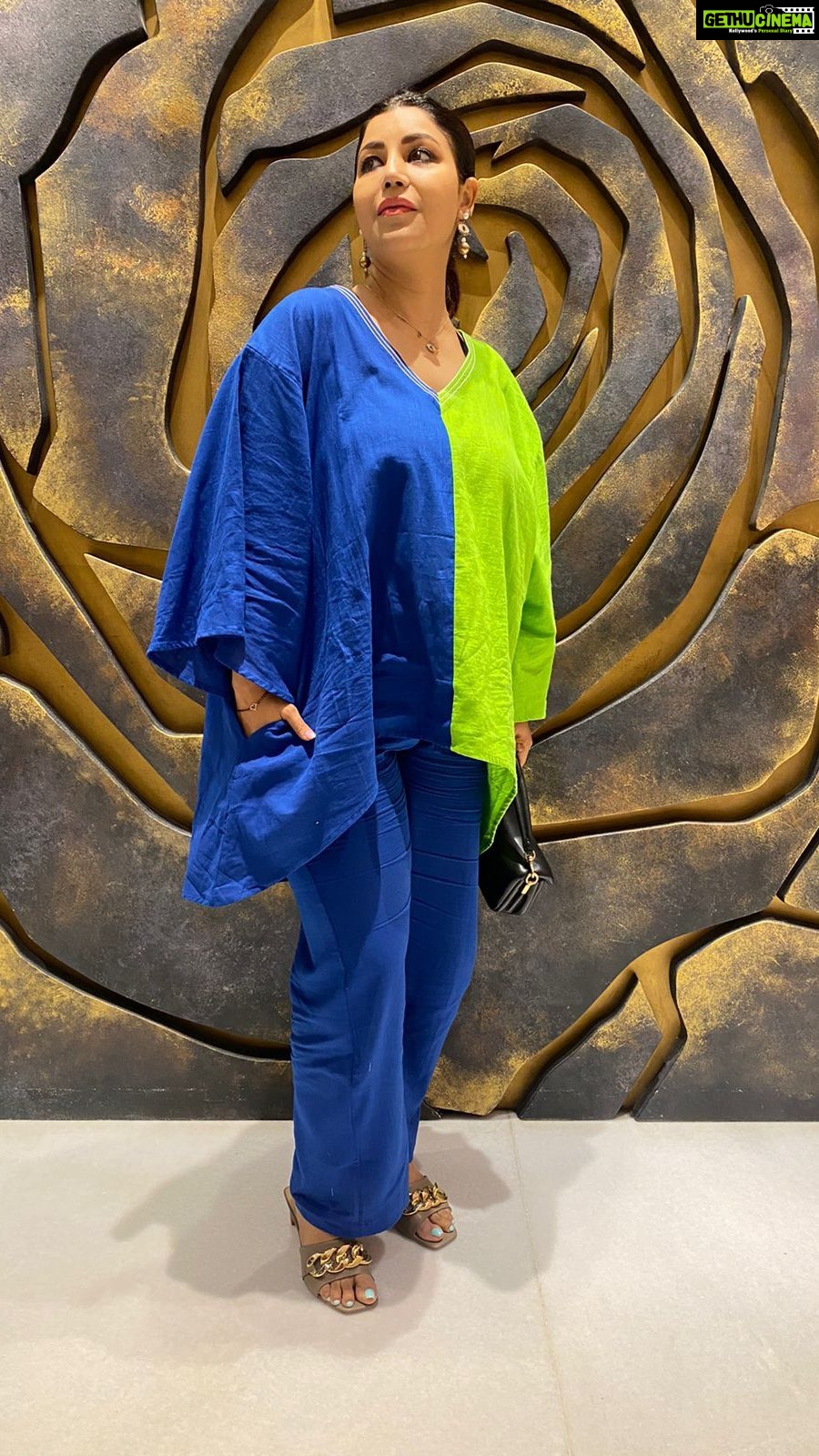 Debina Bonnerjee Instagram - Excited for pockets 🤩 . . . Wearing @unidraa . . #reels