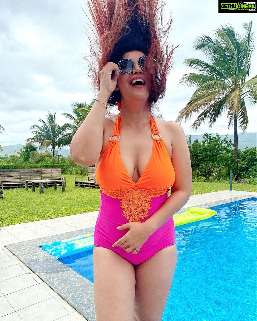 Debina Bonnerjee Instagram - On a gloomy rainy day today remembering one of the most comfortable stay all thanks to @kayak_in for helping me with the booking! Uff just look at the greens and the blues and offcorse us 😉 #ad