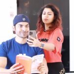 Debina Bonnerjee Instagram - Try this trick 😉 it works 👅 @debinabon . . 🎥 @mr.ko1i . . #gurmeetchoudhary #debinabonnerjee #reels #reelsinstagram #comedy #saturdayvibes