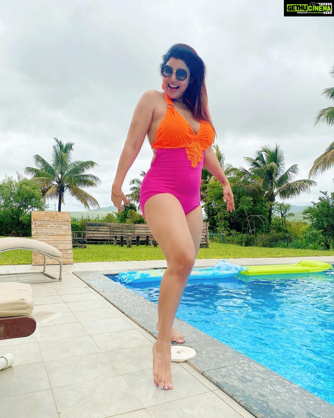 Debina Bonnerjee Instagram - On a gloomy rainy day today remembering one of the most comfortable stay all thanks to @kayak_in for helping me with the booking! Uff just look at the greens and the blues and offcorse us 😉 #ad