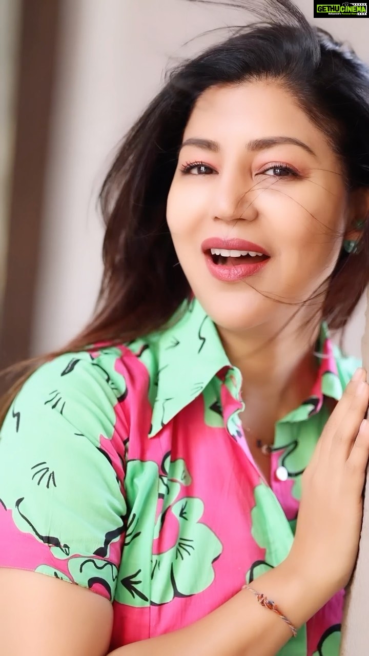 Debina Bonnerjee Instagram - Just cos I liked this song .. . #reels #gumhaikisikepyaarmein