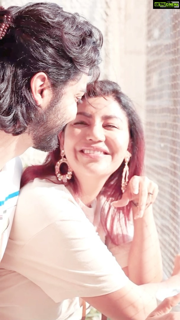 Debina Bonnerjee Instagram - When I m to stay at home… my husband makes me feel good by taking me to the balcony for an outdoor cup of coffee! . At home becomes interesting with partner support . 🥰 . @guruchoudhary Wearing @luluandskyofficial Earrings @rubansaccessories