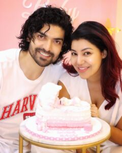 Debina Bonnerjee Instagram - Celebrating our little princess for life ⭐️🙏 #welcomehomebaby 
.
#gurmeetchoudhary #debinabonnerjee #love #gratitude