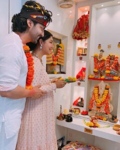 Debina Bonnerjee Instagram - Happy holi ! Our holi with little colours, lots of love and loads of blessings. . . . . . . #happyholi #gurbina #gurmeetchoudhary #debinabonchoudhary