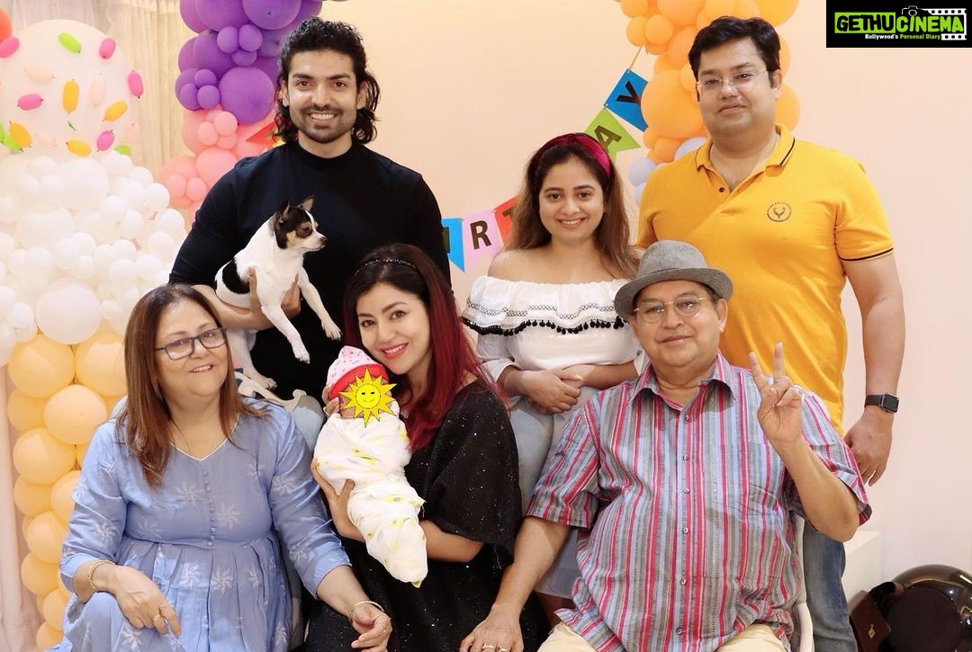 Debina Bonnerjee Instagram - Last eve was double celebration. My daddy’s bday and my nephews bday. First time thanks to @lianna_choudhary the whole family was together and got to celebrate family function together. . #famjam #happybirthdaydad #daivik #doublecelebration . @guruchoudhary
