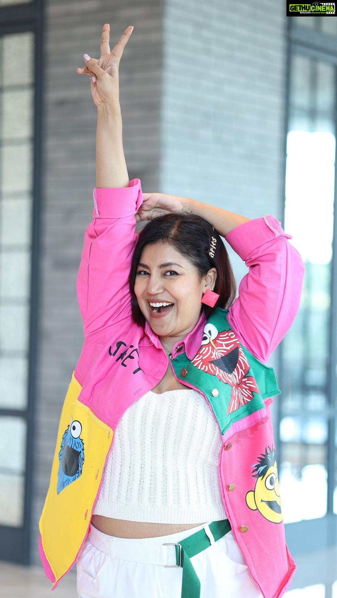 Debina Bonnerjee Instagram - Because dance can be the best therapy 💖 . . Location : Beautiful @westinmumbaipowai 📸 : @sk_.click . . #internationaldanceday #danceday #happydance #trending #reels #trendingreels #debinabonnerjee #happyday #happydance