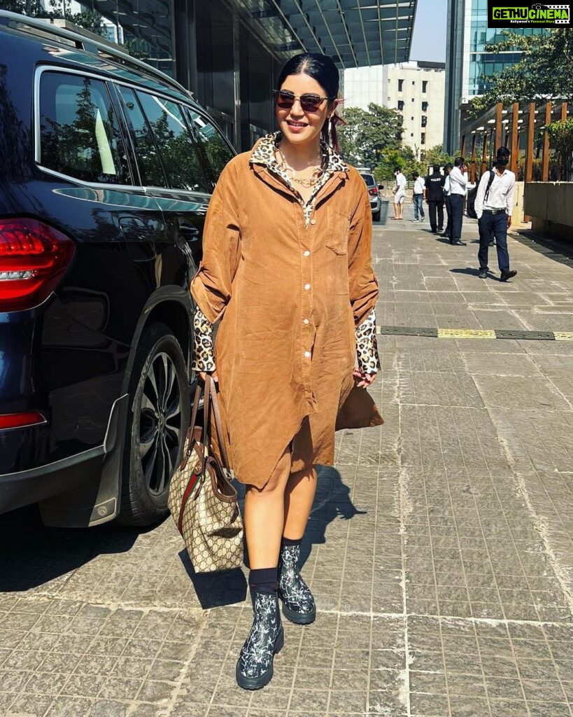 Debina Bonnerjee Instagram - Feels good to step out after the longest… it’s good to get yourself together for a lunch out…. Nice to spend some time together . Carrying me all along .. these comfy and stylish shoes @albertotorresi X @simrankhera5 @styledbyayushidixit . #allprecious #mytime #ootd #pregnancyfashion