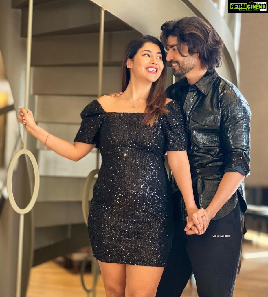 Debina Bonnerjee Instagram - Heard it somewhere that, A real man and a real woman make a team together. They never give up on each-other. This is “Us” with bright smiles and a peaceful state of mind because we know we have been and will always be each-other’s best supporter and cheerleader My heart is full ❣️😇🥰 .