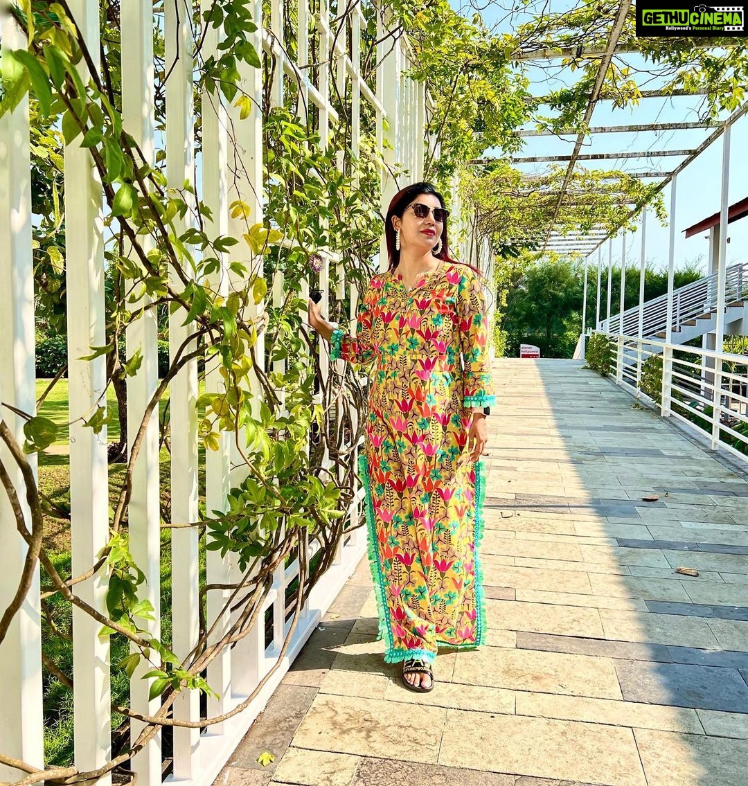 Debina Bonnerjee Instagram - Working in tandem with my surrounding even with my outfit🌻💚 . . Comfy and stylish @bohoraani X @simrankhera5 X @styledbyayushidixit . Location @planethollywoodgoa Travel partner @travelwithjourneylabel . #PlanetHollywoodGoa #TravelWithJourneyLabel #JourneyLabel #YouAreSpecial #ThinkHolidayThinkJourneyLabel Planet Hollywood Beach Resort Goa