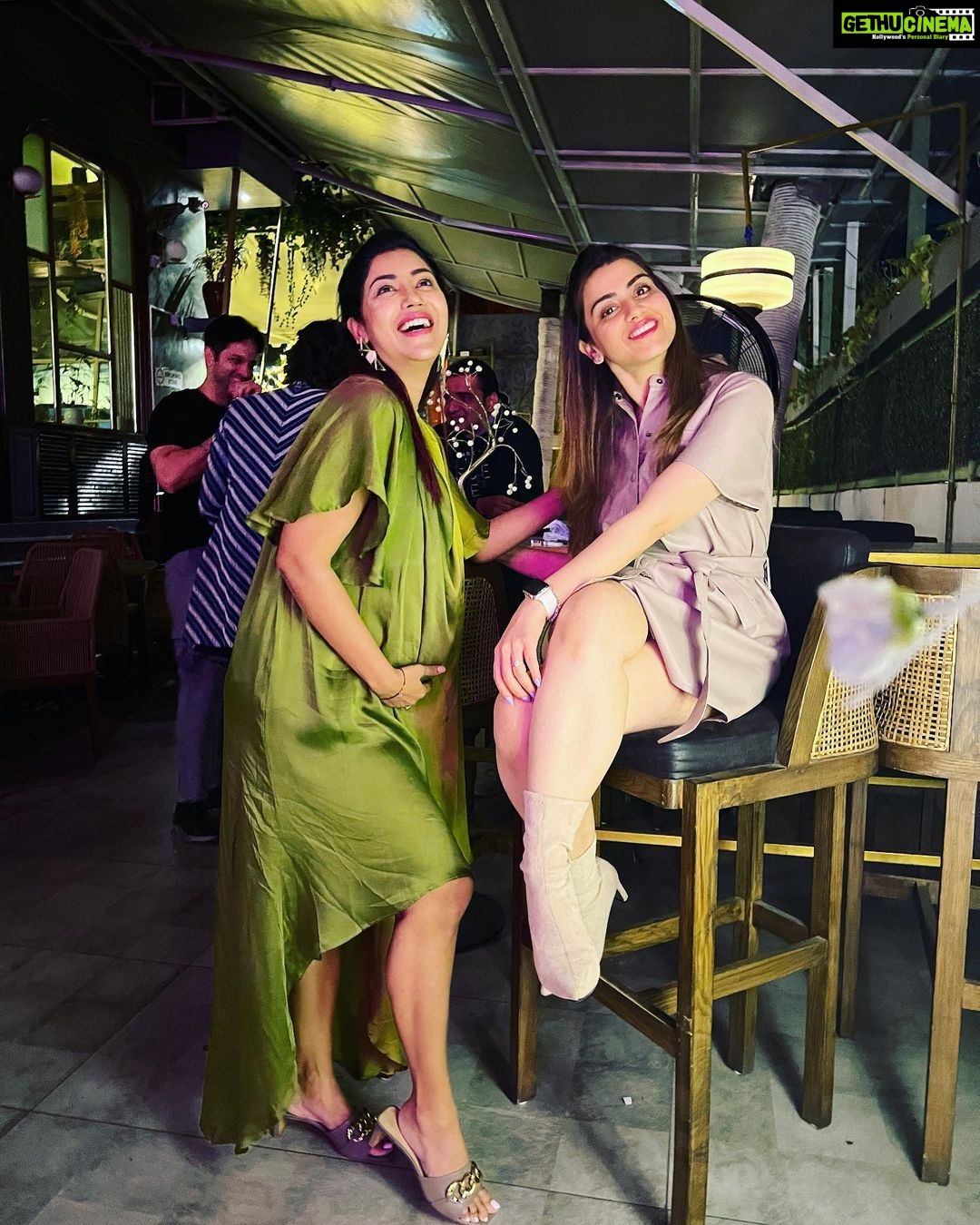 Debina Bonnerjee Instagram - A night full of blessings with all my loved ones. . Wearing stylish and comfy @bohoraani X @officialprachigupta (earrings) X @simrankhera5 X @styledbyayushidixit . Location @ammatabar