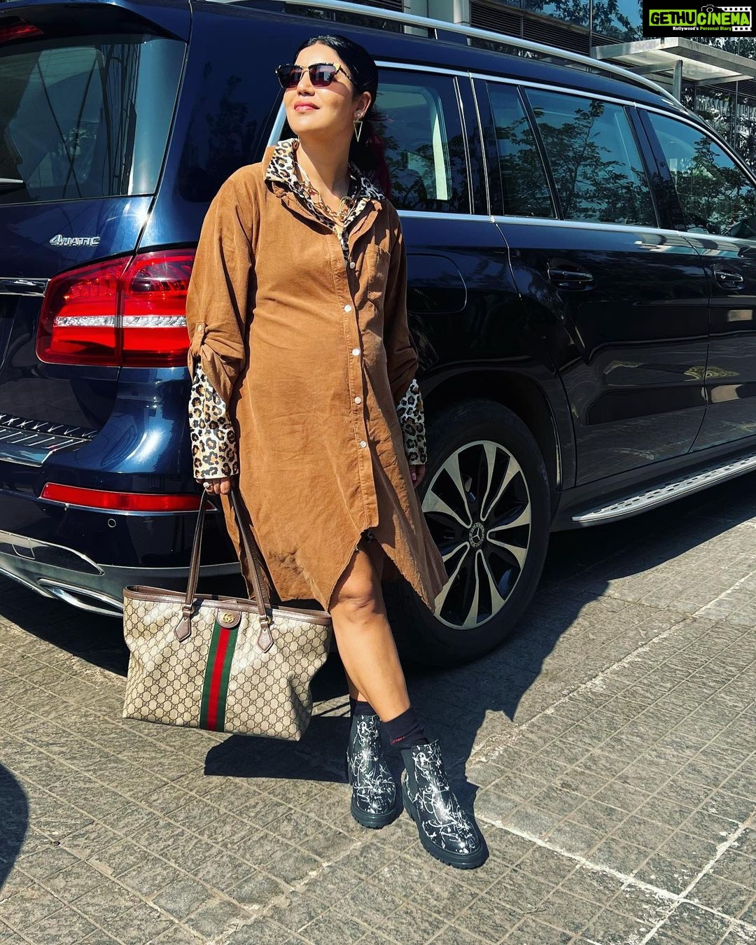 Debina Bonnerjee Instagram - Feels good to step out after the longest… it’s good to get yourself together for a lunch out…. Nice to spend some time together . Carrying me all along .. these comfy and stylish shoes @albertotorresi X @simrankhera5 @styledbyayushidixit . #allprecious #mytime #ootd #pregnancyfashion