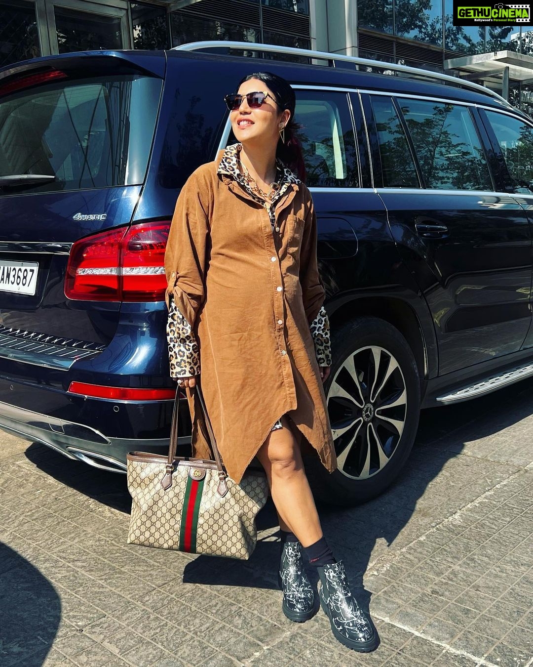 Debina Bonnerjee Instagram - Feels good to step out after the longest… it’s good to get yourself together for a lunch out…. Nice to spend some time together . Carrying me all along .. these comfy and stylish shoes @albertotorresi X @simrankhera5 @styledbyayushidixit . #allprecious #mytime #ootd #pregnancyfashion