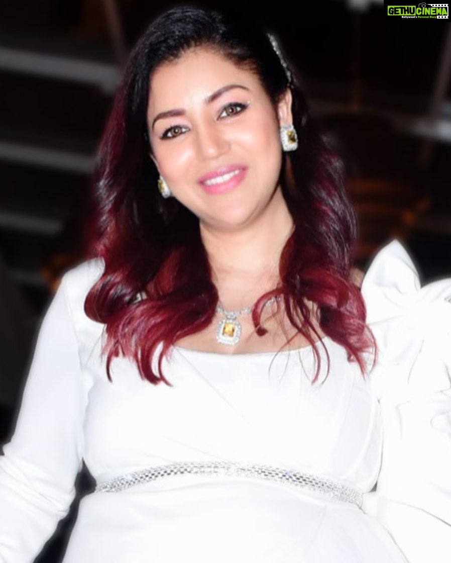 Debina Bonnerjee Instagram - Birthday Glam ✨🤍 . Outfit : @pixiethreadss Jewellery : @rubans.in @oakpinionpr . . #debinabonnerjee #birthdaygirl #outandabout All Saints Mumbai