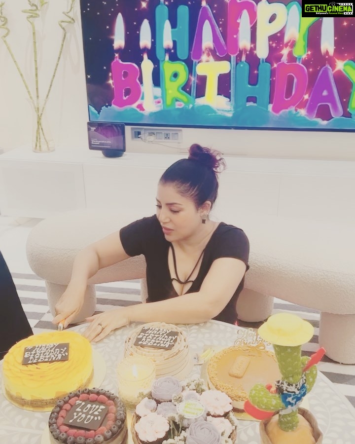 Debina Bonnerjee Instagram - Always grateful #HappyBirthdayToMe 🎈🧁 . . #celebrations #love #together #humblebeginnings ✨ . . . . #debinabonnerjee