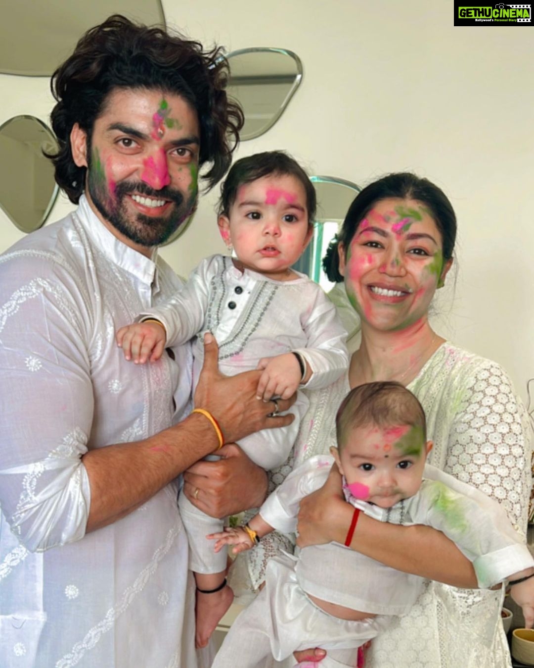 Debina Bonnerjee Instagram - Hamara wala happy holi . . . . . #happyholi #firstholi @guruchoudhary @lianna_choudhary @divishaadiva