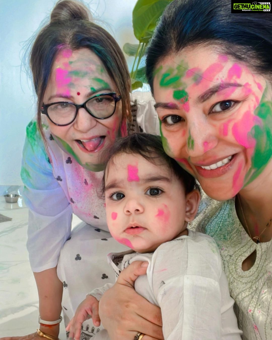 Debina Bonnerjee Instagram - Hamara wala happy holi . . . . . #happyholi #firstholi @guruchoudhary @lianna_choudhary @divishaadiva