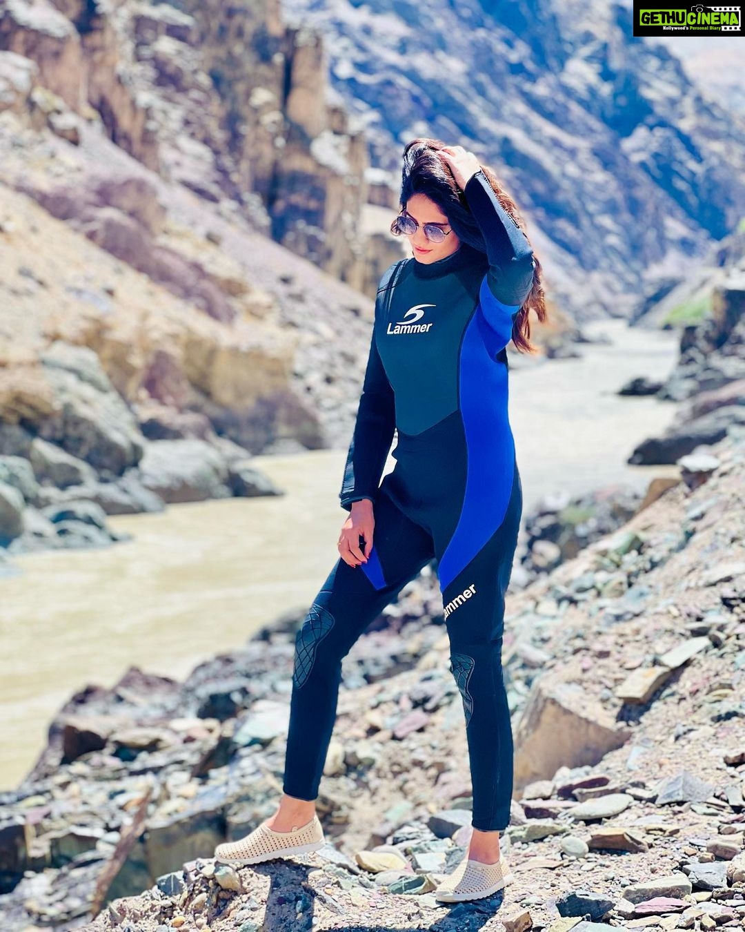 Deepthi Manne Instagram - River Rafting amidst the mountains is one of the best experience we have ever had in this place! It was a one and half hour Rafting and it was totally worth it!!!