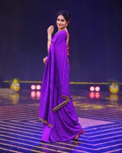 Deepthi Manne Instagram - Something which suits every occasion.

Designer: @kowshiki_couture 💜

Photographer: @paulino_pictures