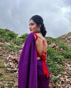 Deepthi Manne Instagram - Something which suits every occasion.

Designer: @kowshiki_couture 💜

Photographer: @paulino_pictures