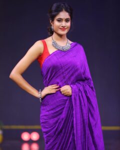 Deepthi Manne Instagram - Something which suits every occasion.

Designer: @kowshiki_couture 💜

Photographer: @paulino_pictures