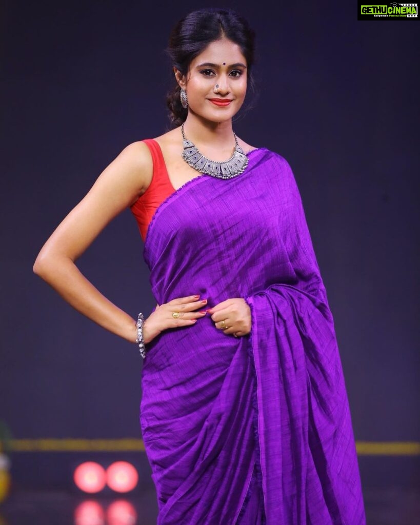 Deepthi Manne Instagram - Something which suits every occasion. Designer: @kowshiki_couture 💜 Photographer: @paulino_pictures